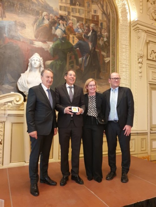 Rémi Muzeau, Bernhard und Barbara Ilg und Luc Mercier nach der Verleihung der Goldenen Medaille. Fotos: Michael Bechler