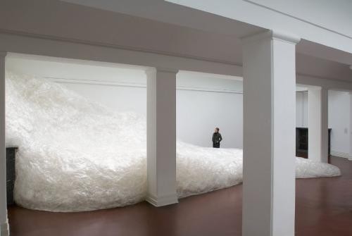 Kunstwerk aus Folie und Klebeband Kunstwerk aus Folie und Klebeband