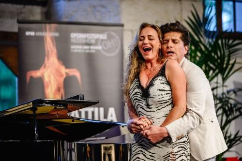 Solist*innen der Opernfestspiele sind in Königsbronn hautnah zu erleben. Foto: Oliver Vogel Solist*innen der Opernfestspiele sind in Königsbronn hautnah zu erleben. Foto: Oliver Vogel