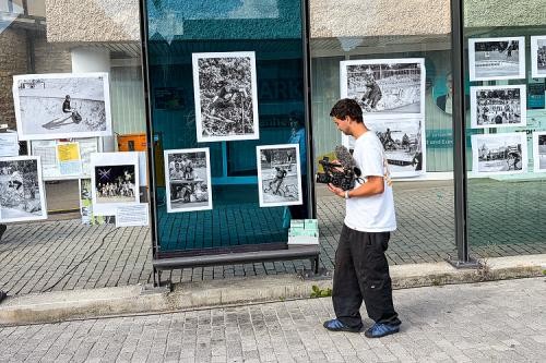 Foto-Ausstellung in der stillgelegten Bushaltestelle vom Kulturbündnis Heidenheim, Foto: Stadt Heidenheim Foto-Ausstellung in der stillgelegten Bushaltestelle vom Kulturbündnis Heidenheim, Foto: Stadt Heidenheim