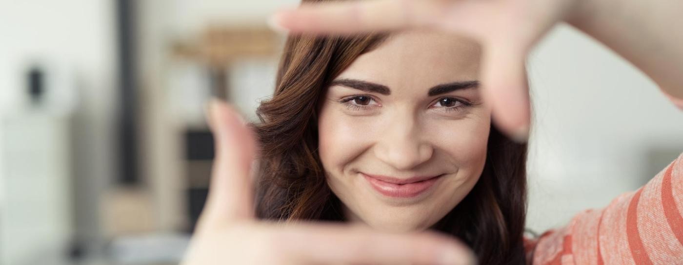 Eine junge Erwachsene Eine junge Erwachsene