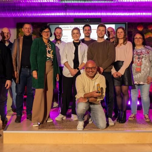 Bild zum Abschluss mit Gewinner und allen Vortragenden